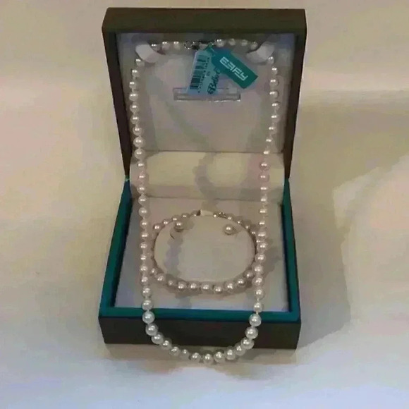 Effy Authentic New 3 Piece Pearl Set - Picture 2 of 16